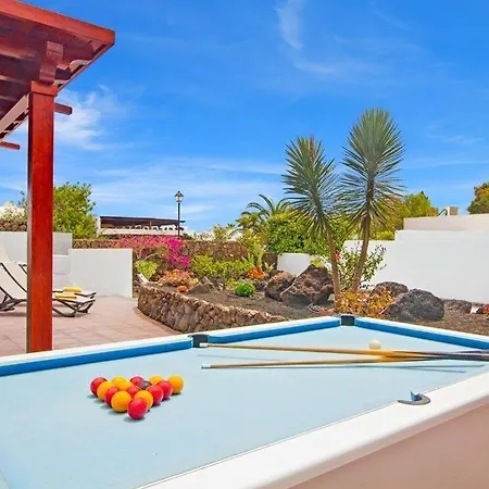 Puerto Del Carmen Sleeps 6 Pool Wifi *