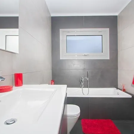 فيلة Puerto Del Carmen Sleeps 6 Pool Wifi بويرتو ذيل كارمين