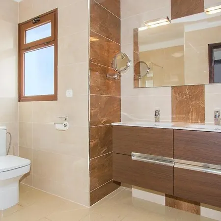 Puerto Del Carmen Sleeps 6 Pool Wifi *